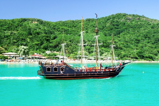 passeio-barco-pirata-florianopolis1-e1409497572344