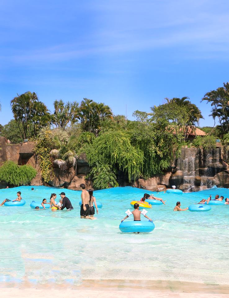 PISCINA DE ONDA